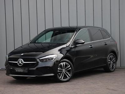 Zwart Occasion 2024 Mercedes E250 Luxury MPV | € 38.950 (Eerlijke prijs)