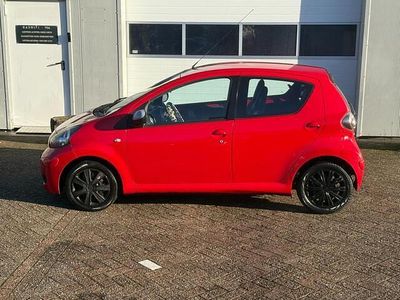 Occasion Toyota Aygo 68 PK (50 kW) 2009 Rood Hatchback