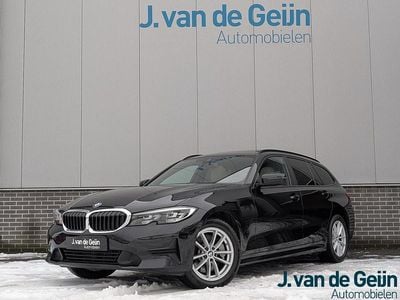 Zwart Occasion 2020 BMW 330e Sport Line Stationwagen | € 19.995 (Goede deal)