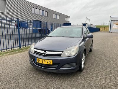 Grijs (metallic) Gebruikt 2006 Opel Astra GTC Edition Hatchback | € 1.750