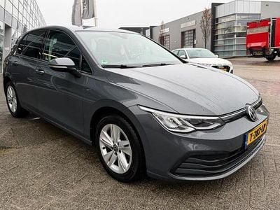 Grijs Occasion 2020 VW Golf VIII Business Hatchback | € 20.750 (Eerlijke prijs)