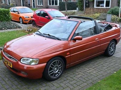 Oranje Gebruikt 1996 Ford Escort Cabriolet Cabriolet | € 1.135
