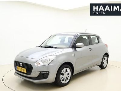 Grijs Gebruikt 2020 Suzuki Swift Comfort Hatchback | € 12.950 (Eerlijke prijs)