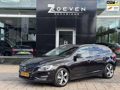 Zwart, metallic lak Gebruikt 2013 Volvo V60 Summum Stationwagen | € 9.995 (Iets duurder)