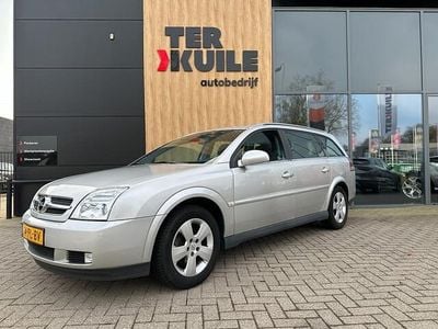 Grijs (metallic) Occasion 2004 Opel Vectra Elegance Stationwagen | € 1.975 (Iets duurder)