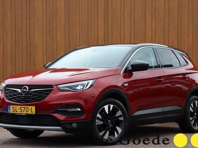 Rood Occasion 2018 Opel Grandland X Innovation SUV | € 14.940 (Iets duurder)