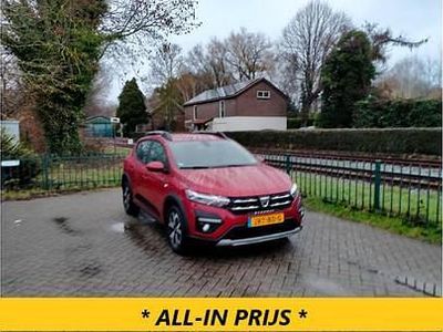 Rood (metallic) Occasion 2021 Dacia Sandero Comfort Hatchback | € 18.950 (Duur)