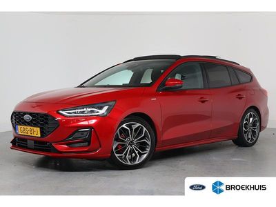 Rood Occasion 2024 Ford Focus ST-Line X Stationwagen | € 27.895 (Iets duurder)