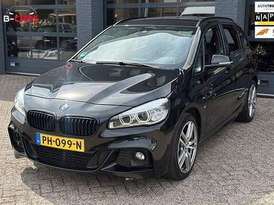 Zwart Gebruikt 2017 BMW 218 Executive Stationwagen | € 16.499 (Eerlijke prijs)