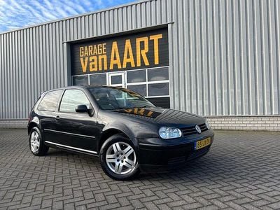 Zwart Gebruikt 2002 VW Golf IV Highline Hatchback | € 1.750 (Goede deal)