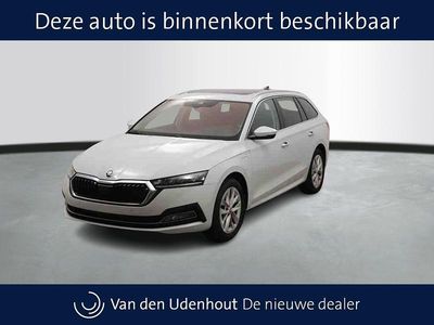 Wit (parellak) Occasion 2022 Skoda Octavia Business Line Stationwagen | € 26.850 (Iets duurder)
