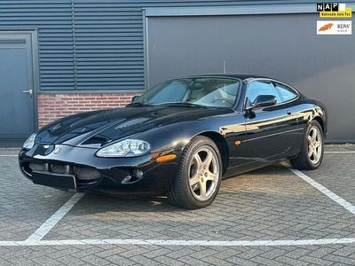 Zwart Gebruikt 1999 Jaguar XKR Coupé | € 19.950 (Eerlijke prijs)
