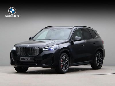 Zwart Nieuw 2025 BMW iX1 M Sport SUV | € 59.651 (Eerlijke prijs)