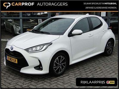 Wit Gebruikt 2024 Toyota Yaris Hybrid Sedan | € 23.495 (Goede deal)
