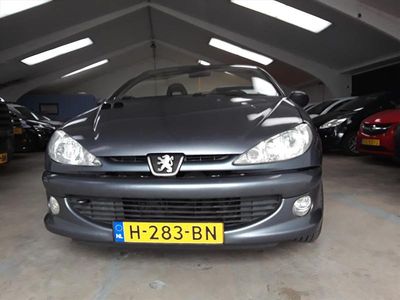 Grijs Gebruikt 2006 Peugeot 206 CC Cabriolet | € 2.950 (Duur)