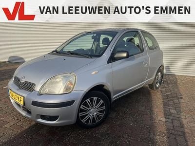 Grijs Gebruikt 2003 Toyota Yaris Luna Hatchback | € 2.448 (Eerlijke prijs)