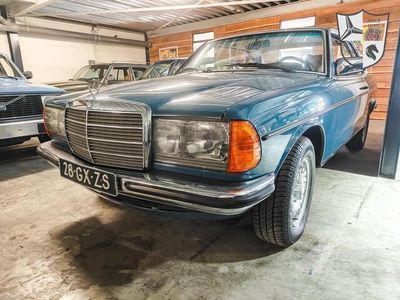 Blauw Occasion 1979 Mercedes 230 | € 32.950
