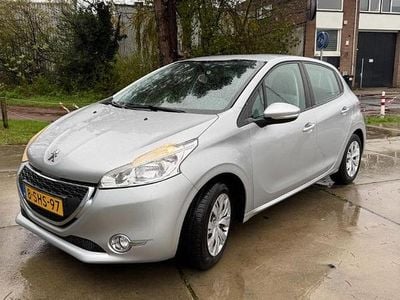 Zilver Occasion 2013 Peugeot 208 Active Hatchback | € 3.250 (Eerlijke prijs)