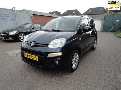 Blauw (metallic) Gebruikt 2012 Fiat Panda Lounge Hatchback | € 3.350 (Eerlijke prijs)