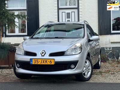 Grijs Gebruikt 2009 Renault Clio GrandTour Dynamique Stationwagen | € 2.650 (Eerlijke prijs)