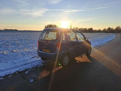 Blauw Gebruikt 2004 Opel Agila Enjoy Coupé | € 850 (Eerlijke prijs)