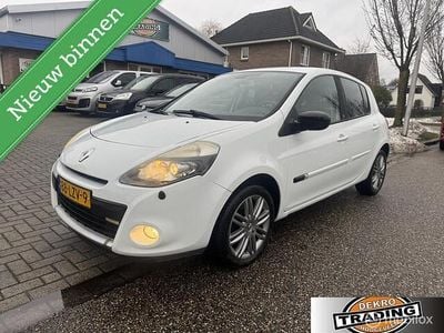 Wit Occasion 2010 Renault Clio II Hatchback | € 3.250 (Eerlijke prijs)