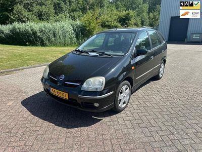 Nissan Almera Tino