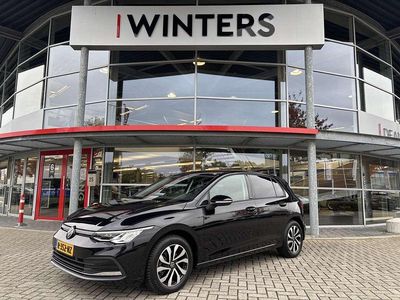 Zwart Gebruikt 2022 VW Golf VIII Business Hatchback | € 21.920 (Eerlijke prijs)