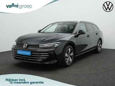 Zwart Gebruikt 2025 VW Passat Business Stationwagen | € 40.900 (Duur)