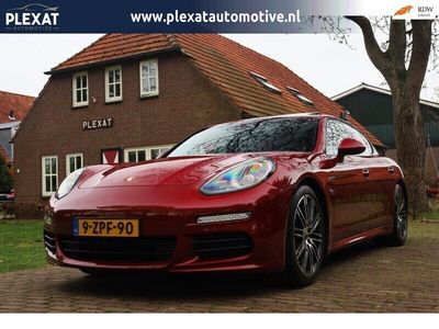 Rood Gebruikt 2015 Porsche Panamera Sedan | € 34.945
