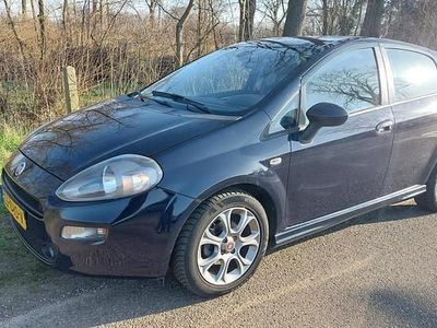 Occasion 2015 Fiat Punto Evo Lounge Hatchback | € 2.750 (Eerlijke prijs)