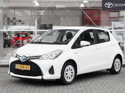 Wit Gebruikt 2015 Toyota Yaris Hybrid Hatchback | € 12.549 (Eerlijke prijs)