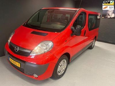 Rood Gebruikt 2009 Opel Vivaro MPV | € 10.950