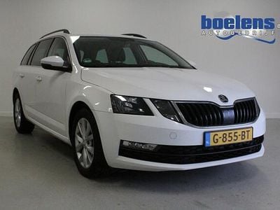 Wit Occasion 2019 Skoda Octavia Clever Stationwagen | € 13.987 (Eerlijke prijs)