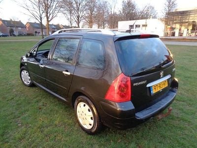 Zwart (metallic) Gebruikt 2005 Peugeot 307 Stationwagen | € 998 (Goede deal)