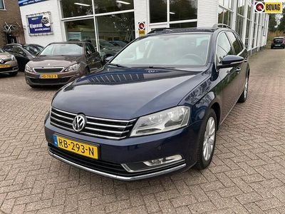 Blauw Gebruikt 2013 VW Passat Highline Stationwagen | € 8.950 (Iets duurder)