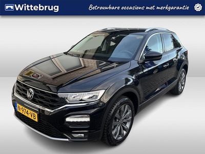 Zwart Gebruikt 2022 VW T-Roc Business SUV | € 24.950 (Goede deal)