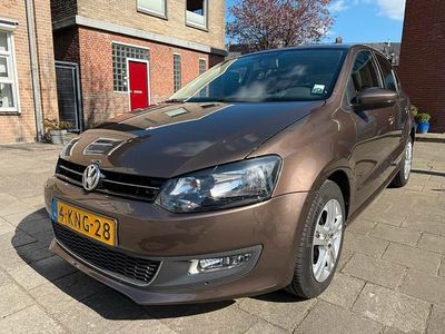 Bruin Gebruikt 2014 VW Polo Highline Hatchback | € 7.500 (Eerlijke prijs)