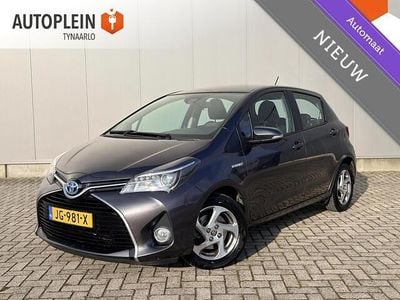 Grijs Occasion 2016 Toyota Yaris Hatchback | € 10.495 (Super prijs)