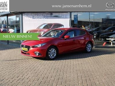 Soul red metallic (41v) Occasion 2015 Mazda 3 Hatchback | € 12.450 (Eerlijke prijs)