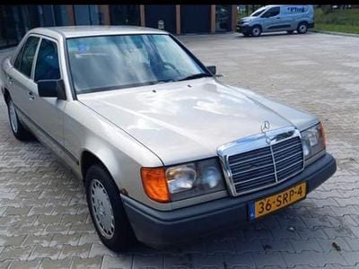 Gebruikt 1986 Mercedes E230 | € 3.999