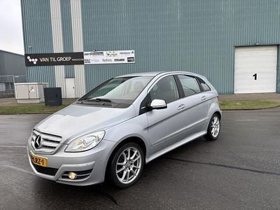 Zilver Gebruikt 2010 Mercedes B180 MPV | € 3.950