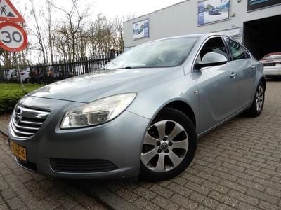 Grijs Occasion 2010 Opel Insignia Edition Sedan | € 4.950 (Eerlijke prijs)