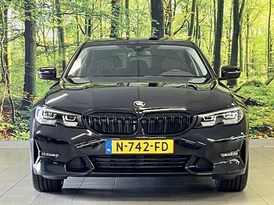 tweedehands BMW 330 3-SERIE i High Executive Edition | Cruise Control | Navigatie | Parkeersensoren | Apple Carplay | Stoelverwarming | Bluetooth | Airconditioning |