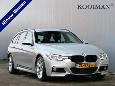 Grijs (metallic) Gebruikt 2019 BMW 318 M Sport Stationwagen | € 23.450 (Eerlijke prijs)