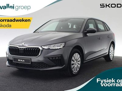 Grijs Nieuw 2025 Skoda Scala Essence Hatchback | € 24.990 (Eerlijke prijs)