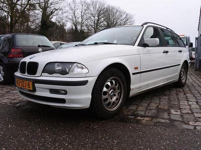 Wit Occasion 1999 BMW 318 Stationwagen | € 995 (Goede deal)