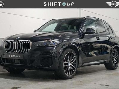 Zwart (metallic) Occasion 2023 BMW X5 M Sport SUV | € 68.940 (Eerlijke prijs)