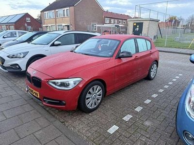 Rood Gebruikt 2013 BMW 118 Hatchback | € 8.000 (Goede deal)