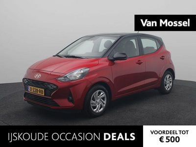 Rood Occasion 2024 Hyundai i10 Premium Hatchback | € 16.240 (Eerlijke prijs)